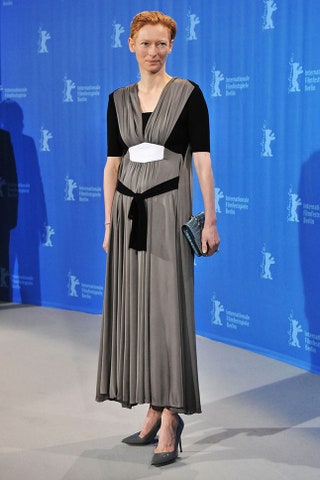 Тильда Суинтон вnbspBalenciaga наnbspБерлинском кинофестивале 2009.