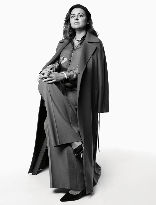 На Алине Назаровой пальто Max Mara блуза Max Mara Weekend брюки Marina Rinaldi туфли Jimmy Choo серьги и колье Vintage...