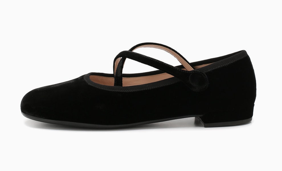 Miu Miu 35150 рублей tsum.ru