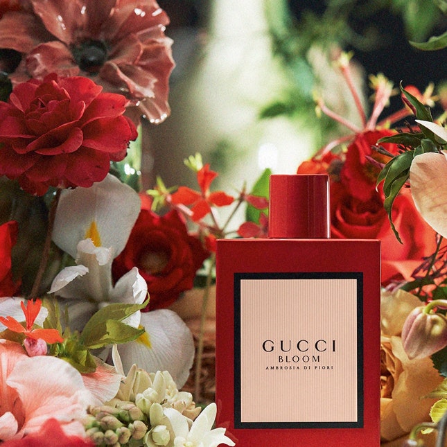Дамасская роза в красном флаконе Gucci Bloom