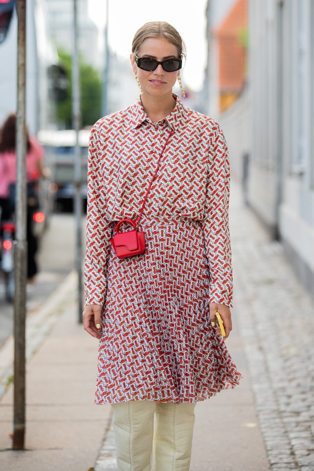 Трин Кьер в Burberry на Неделе моды в Копенгагене август 2019