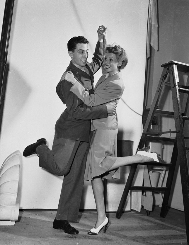 С партнером по танцам 1945