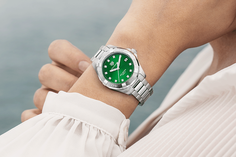 Новые часы TAG Heuer с яркозеленым циферблатом