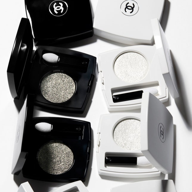 Chanel выпустили черно-белую коллекцию макияжа