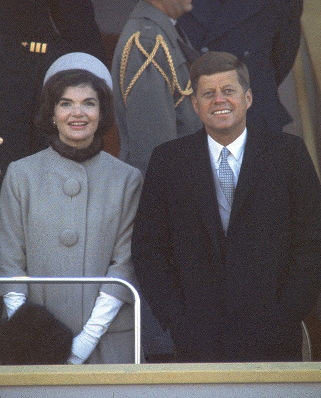 Жаклин Кеннеди в Oleg Cassini и Джон Кеннеди 1961