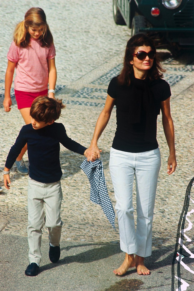 Жаклин Кеннеди с сыном 1967
