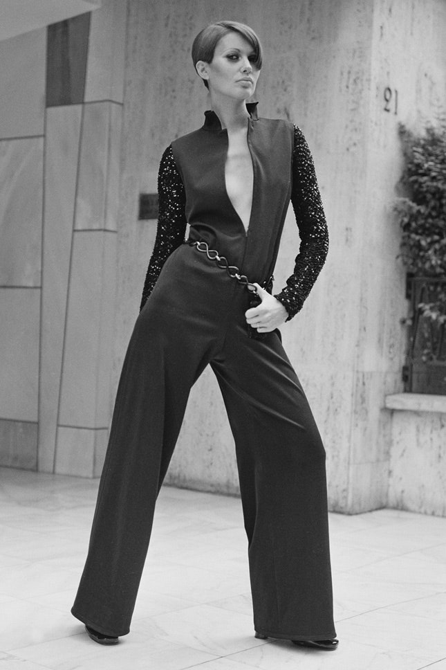 Модель в комбинезоне Yves Saint Laurent 1968