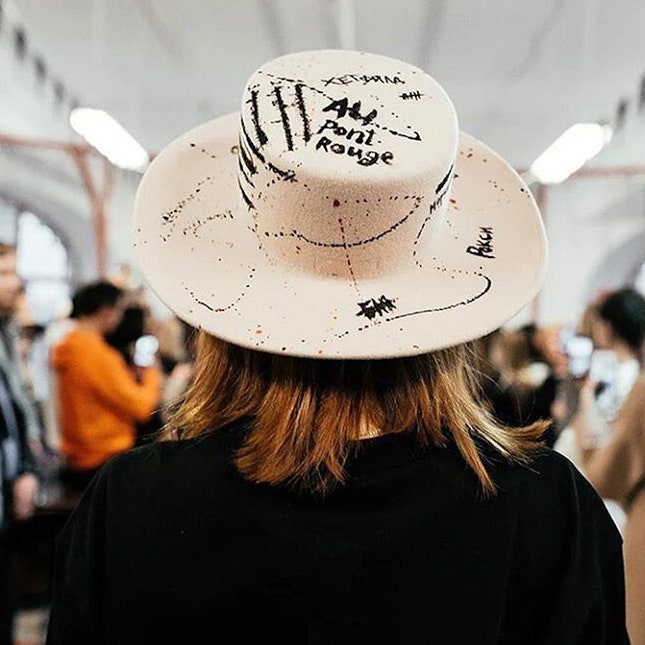 На FNO 2019 ищите фетровые шляпы ручной работы, которые подходят всем