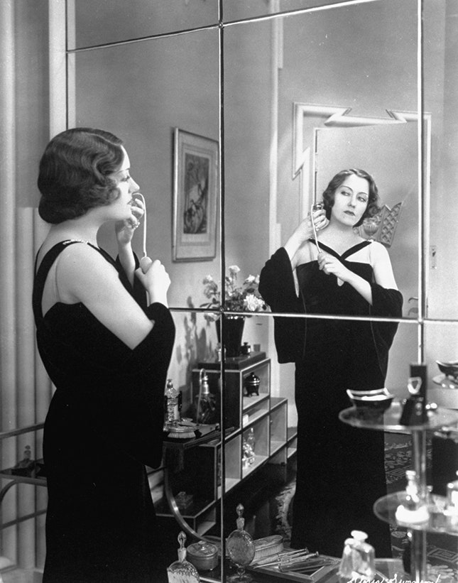 Глория Суонсон в Chanel в фильме «Сегодня ночью или никогда» 1931