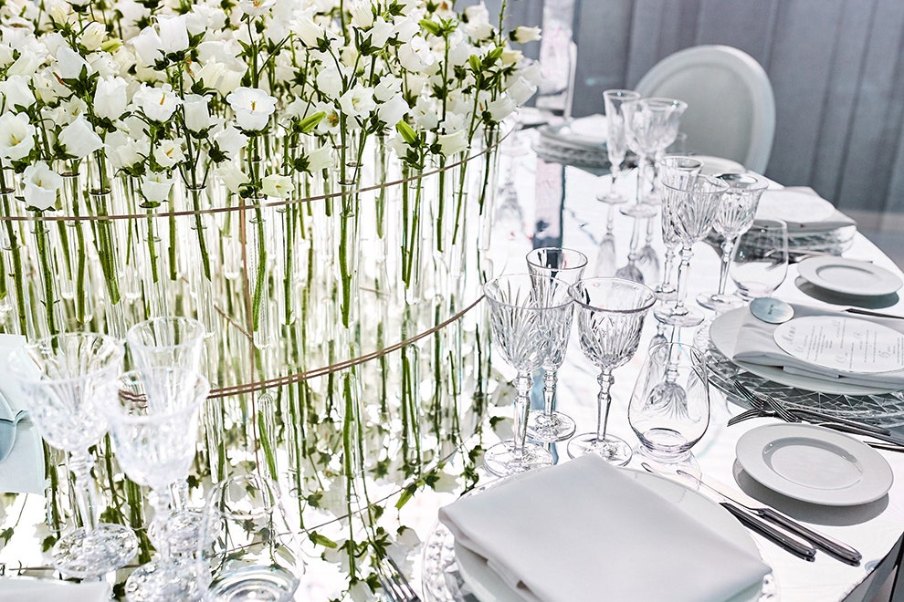 Цветочные композиции на свадебный стол - статьи интернет-магазина «Доставка цветов».