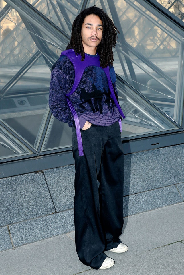 На показе Louis Vuitton в Париже 2019