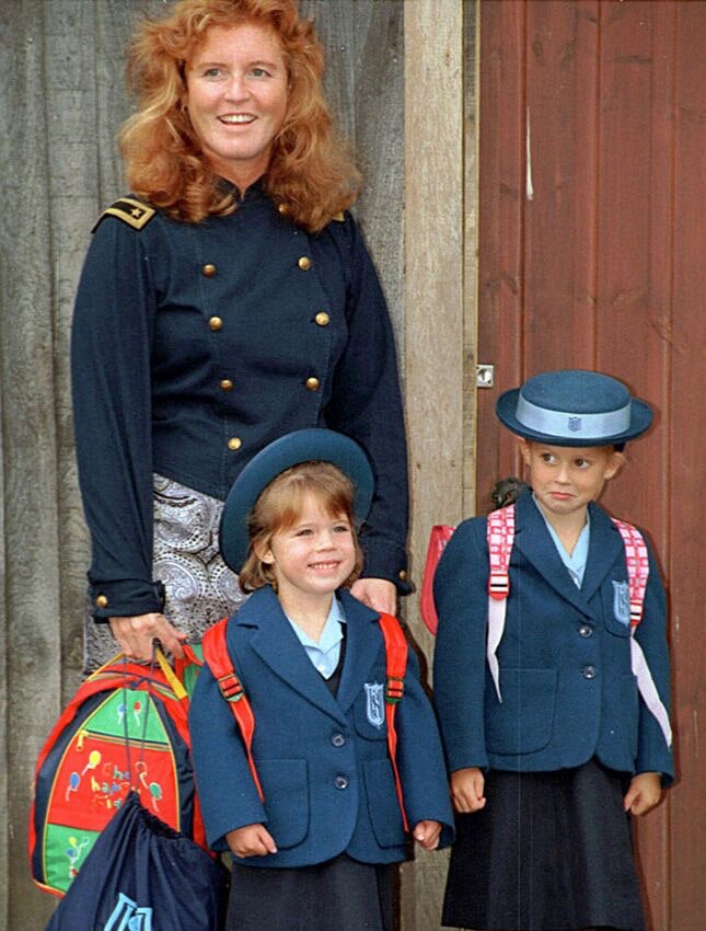 Герцогиня Йоркская Сара и принцессы Евгения и Беатриса 1994