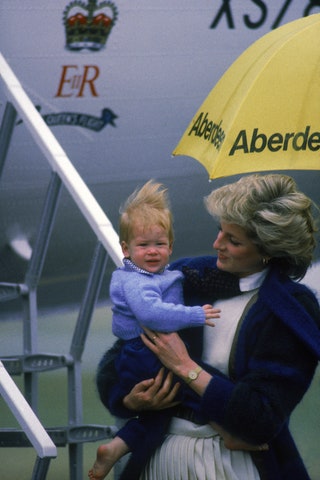 С принцем Гарри вnbspаэропорту Абердина 1985.