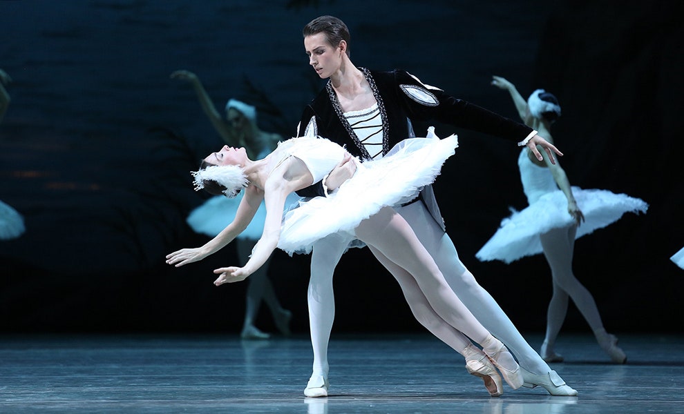 Наталья Ершова и Артем Пугачев в балете «Лебединое озеро»