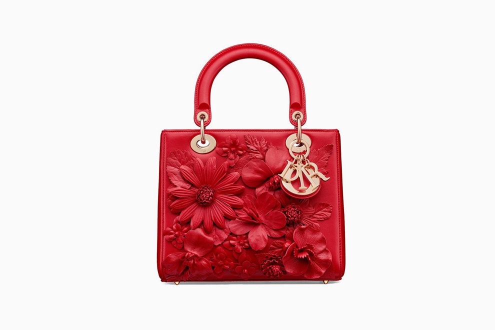Christian Dior создали коллекцию с сердечками в честь китайского Дня святого Валентина