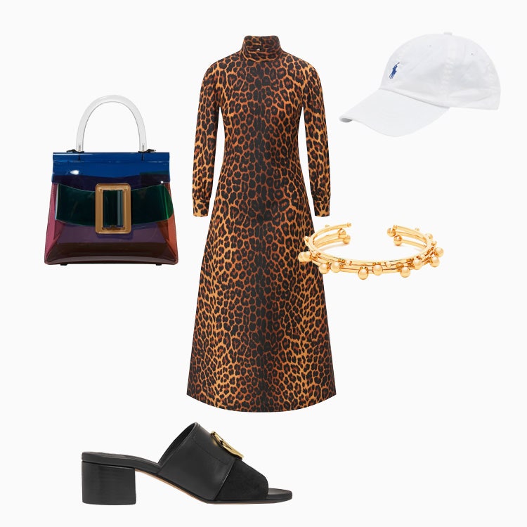 Сумка Boyy 48007 рублей netaporter.com платье Gucci 215000 рублей tsum.ru браслет Isabel Marant 28803 рубля...