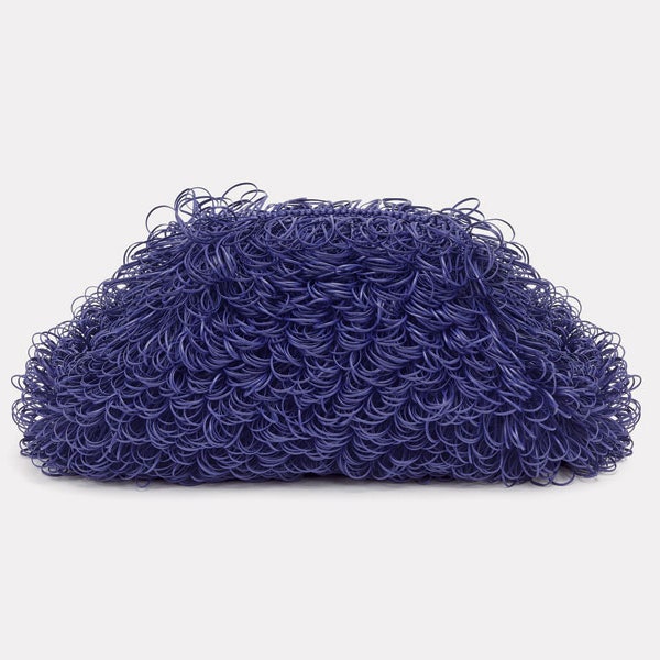 Вещь дня: клатч-мочалка Bottega Veneta