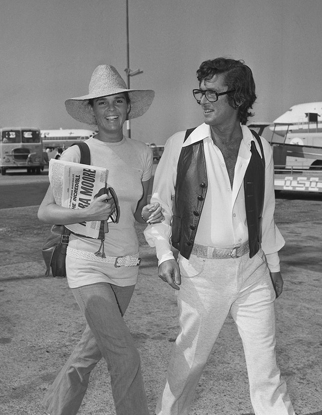 Эли Макгроу и Роберт Эванс в аэропорту Рима 1971