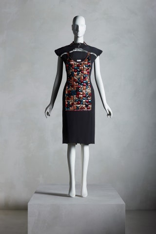 Платье Chloé авторства Карла Лагерфельда весналето 1984.