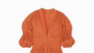 В августе носите вещи оранжевого цвета как у Наташи Гольденберг