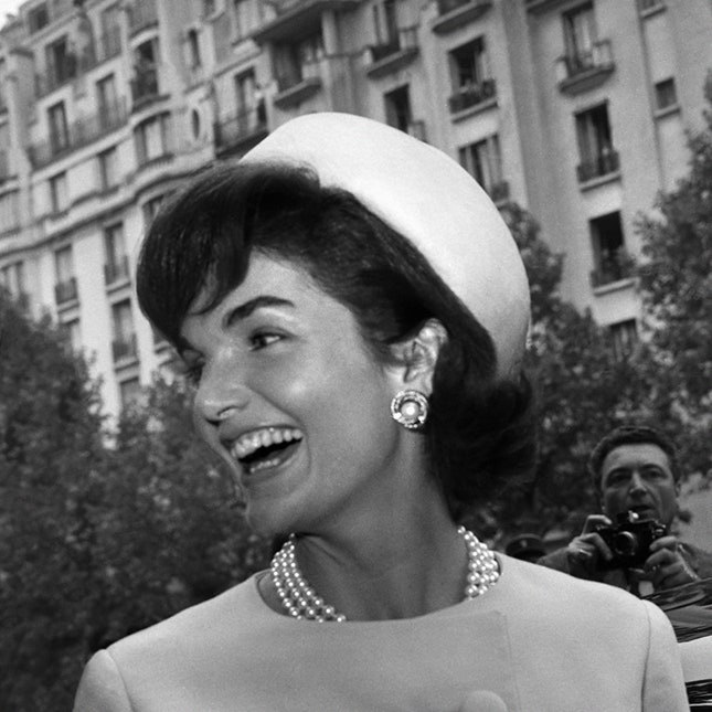 Редкие фотографии Джеки Кеннеди на выставке в Париже