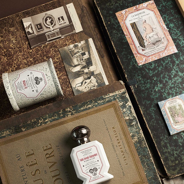 В Лувре появился парфюмерный магазин с ароматами шедевров музея