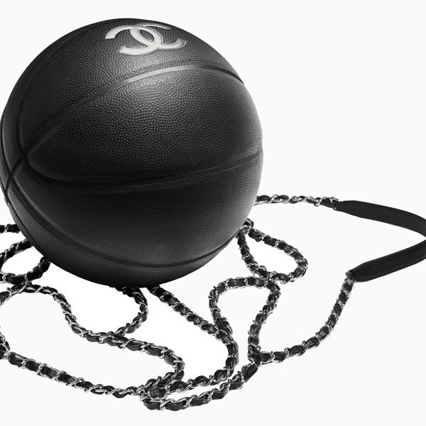 Chanel выпустили баскетбольный мяч