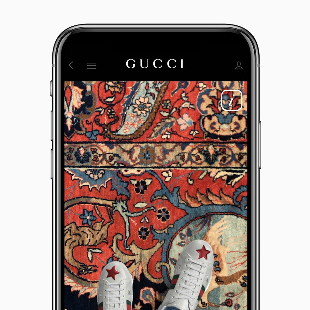 Gucci запустили виртуальную примерочную кроссовок