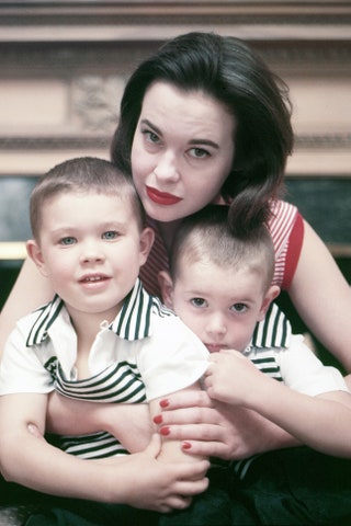 С сыновьями Леопольдом Станиславом иnbspКристофером вnbspНьюЙорке 1955 .