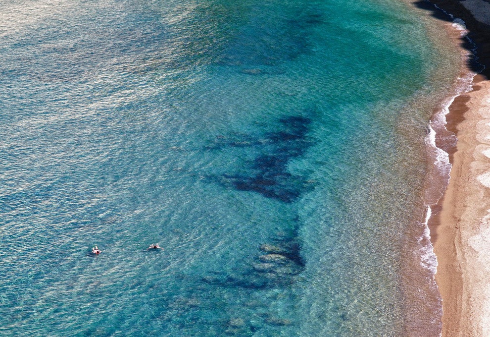 Пляж в бухте КьяйядиЛуна на острове Понца — один из самых красивых в Тирренском море но изза обрушающихся скал власти...