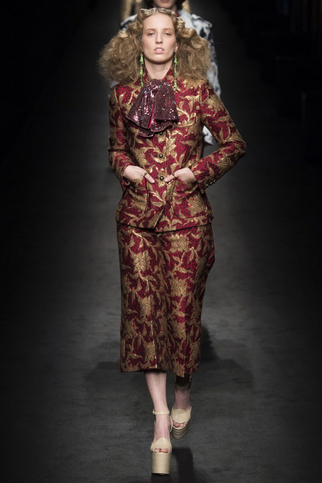 Петра Коллинз на показе Gucci осеньзима 2016