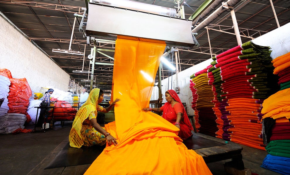 Фабрика по производству сари в Индии 2017
