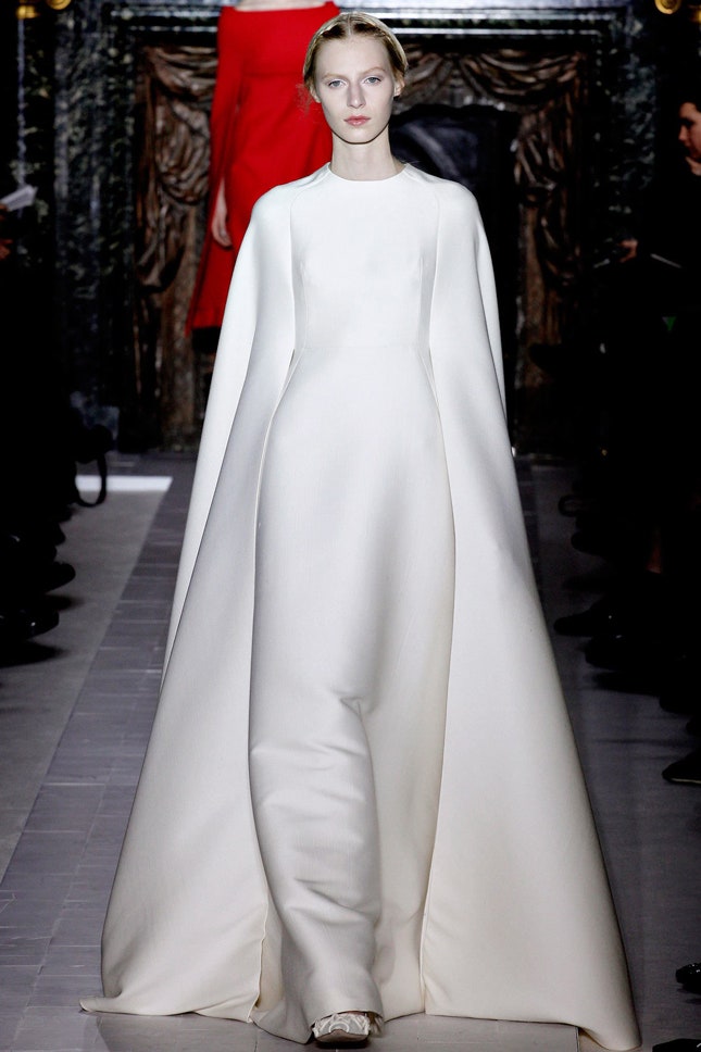 Джулия Нобис на показе Valentino Couture весналето 2013