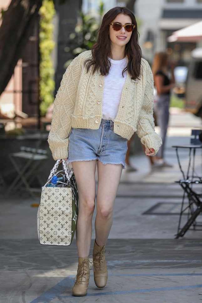 Эмма Робертс с сумкой Louis Vuitton в ЛосАнджелесе июль 2019