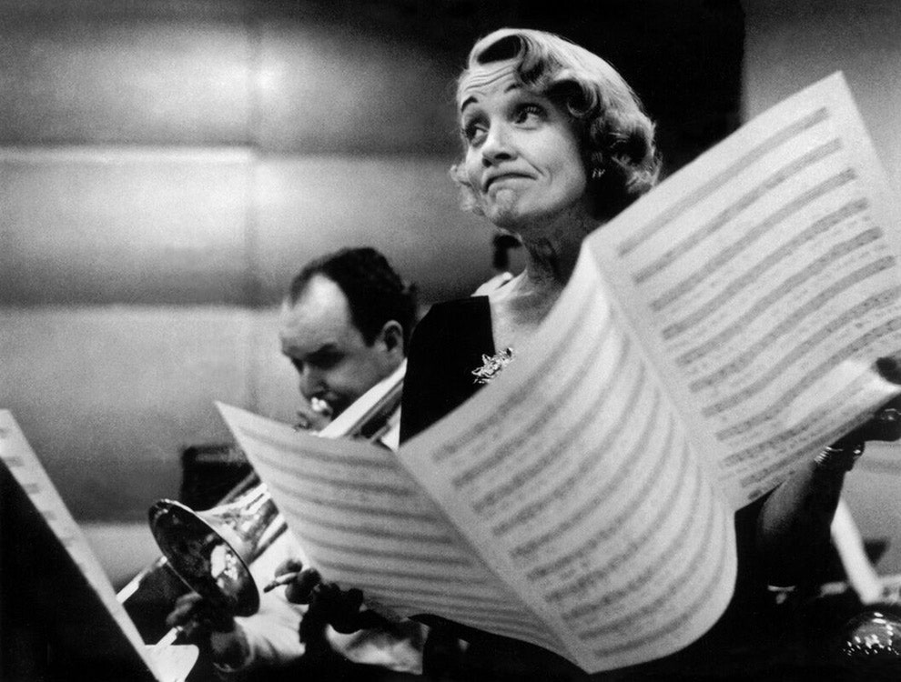 Ева Арнольд. Марлен Дитрих в звукозаписывающей студии Columbia Records. НьюЙорк ноябрь 1952