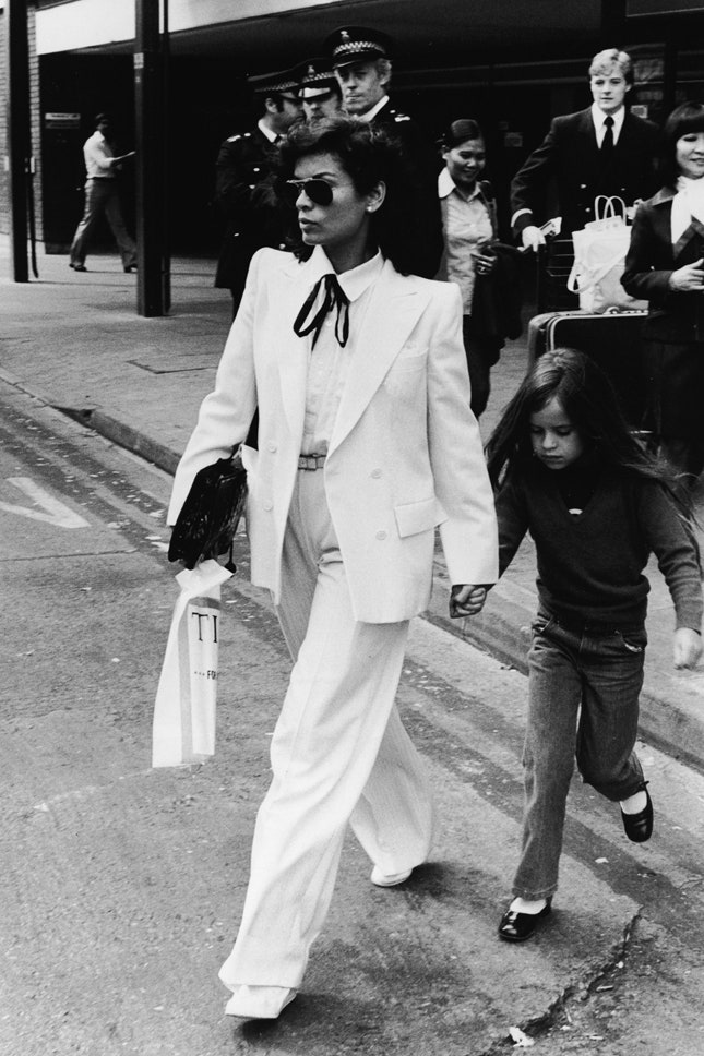 С дочкой Джейд в Лондоне 1979
