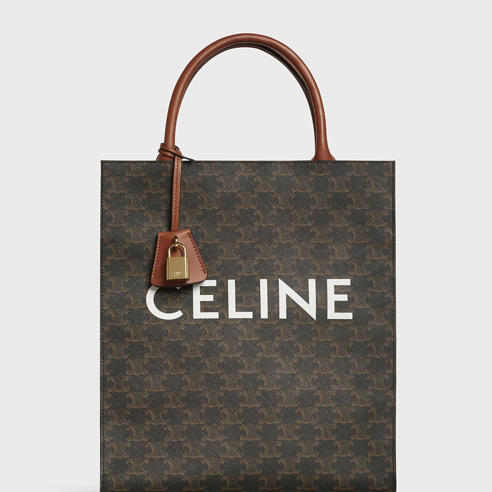Celine выпустят новую линию сумок Triomphe Canvas Series