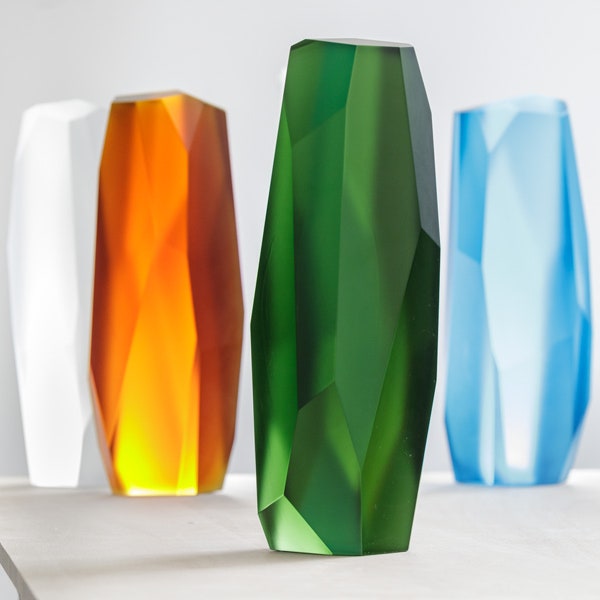 Lalique и художник Арик Леви выпустили серию хрустальных скульптур