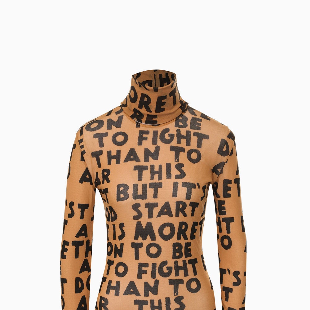 Капсульную коллекцию MM6 Maison Margiela против СПИДа и вирусного гепатита теперь можно купить в ЦУМе