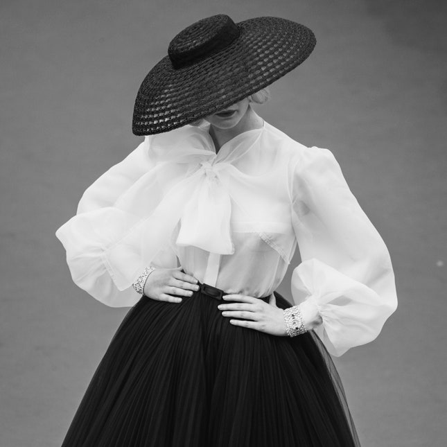 Эль Фэннинг в Christian Dior Couture на премьере фильма «Однажды... в Голливуде» в Каннах май 2019