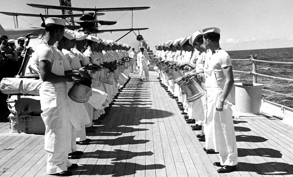 Солдаты на судне в США 1940е