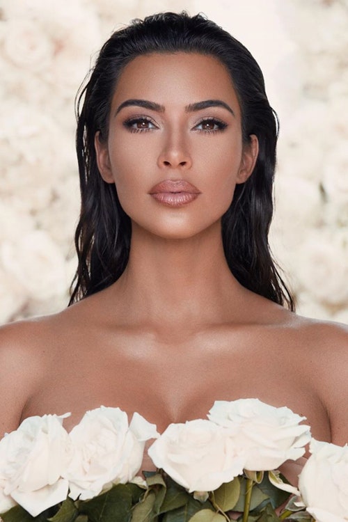 Ким Кардашьян выпустила свадебную коллекцию макияжа Mrs. West Collection