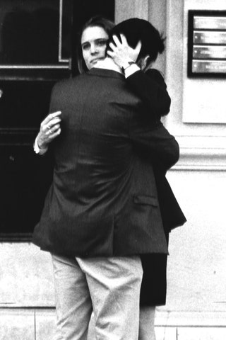 С Шоном Пенном наnbspсъемках фильма «Состояние исступления» вnbspНьюЙорке 1989.