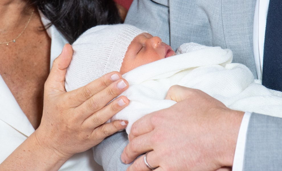 Новорожденный сын Меган Маркл и принца Гарри. Фото PA Images
