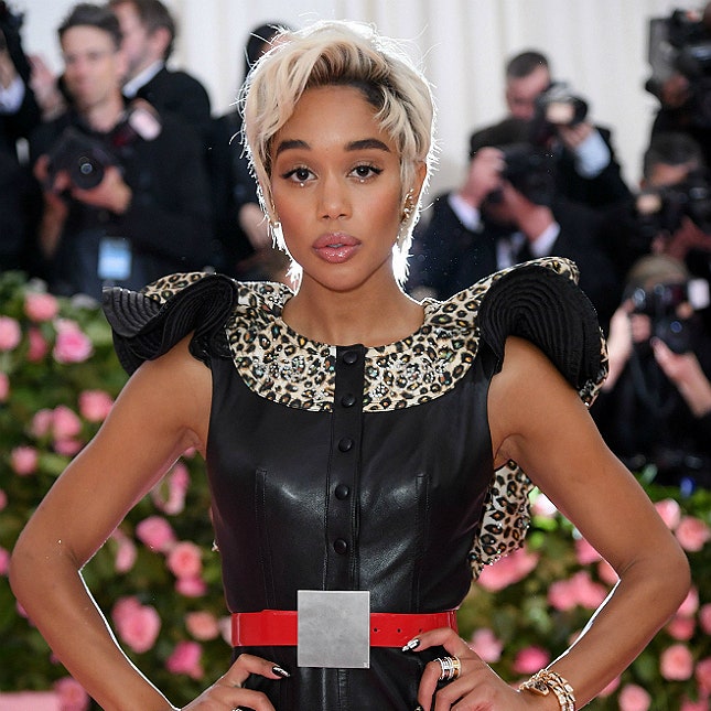 Стилист Лоры Хэрриер о ее платье и короткой стрижке на Met Gala 2019