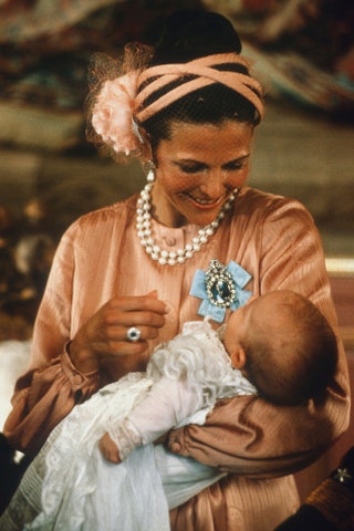 Королева Швеции Сильвия сnbspпринцем Карлом Филиппом наnbspего крестинах 1979.