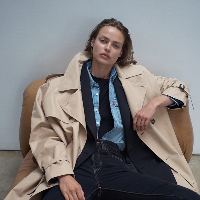 Wardrobe.NYC выпустили идеальный базовый летний гардероб из денима