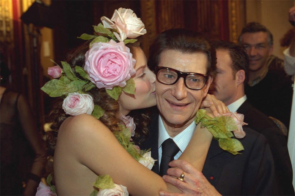 С Ивом СенЛораном на показе Yves Saint Laurent Couture весналето 1999 в Париже