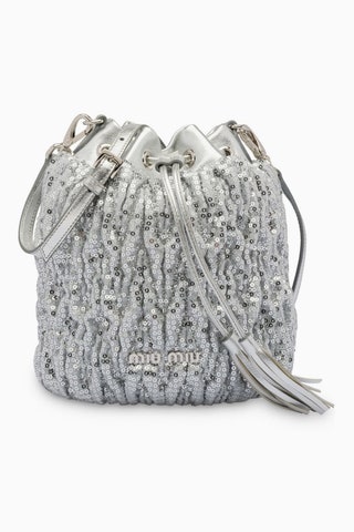 Miu Miu 76000nbspрублей farfetch.com.