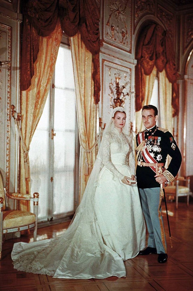 Грейс Келли и Ренье III на свадебной церемонии 19 апреля 1956